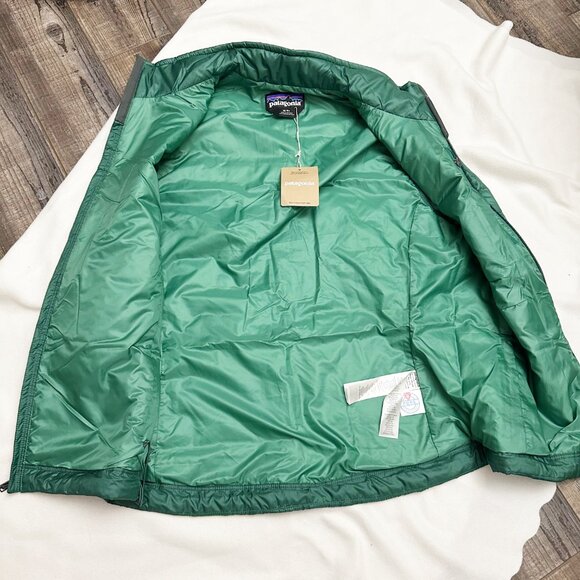 NWT Patagonia Men's Nano Puff Vest Men's Size M Conifer Green Lightweight $189 - Picture 11 of 13